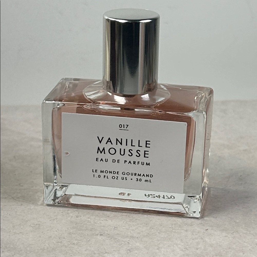 Tru Fragrance Gourmand VANILLE MOUSSE Eau de Parfum Mini 0.67 fl oz Unboxed